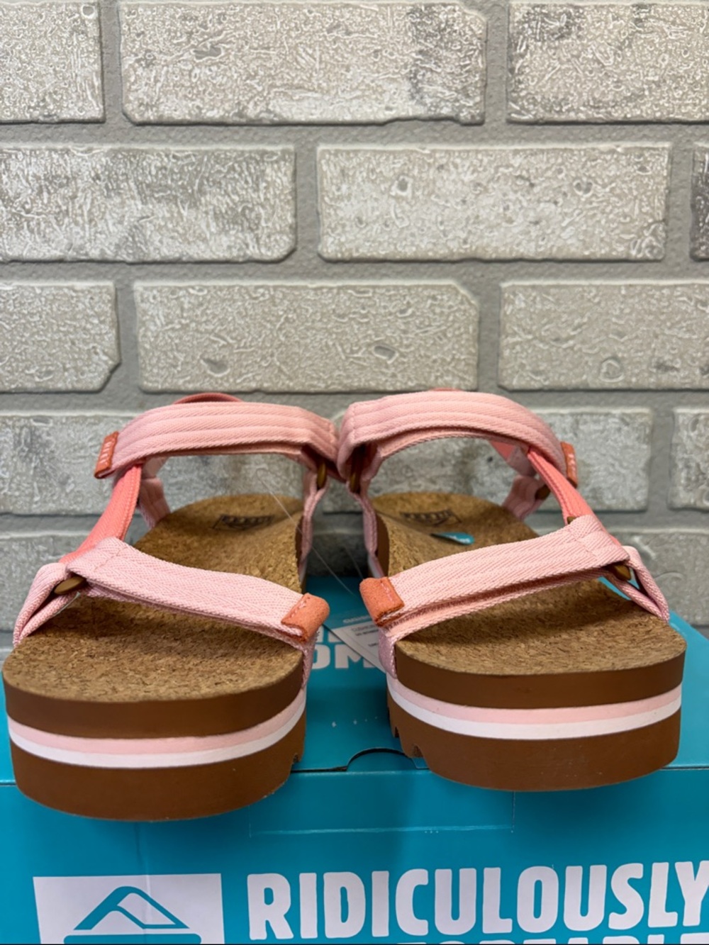 Reef Pink and Coral Platform Strappy Sandal Size 8 Cushion REM HI - Picture 2 of 12